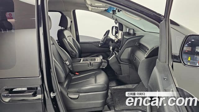 Hyundai Staria 2022 — Фото 11/20