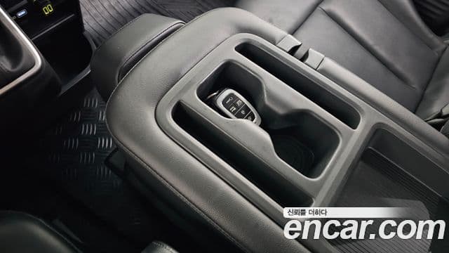 Hyundai Staria 2022 — Фото 16/20