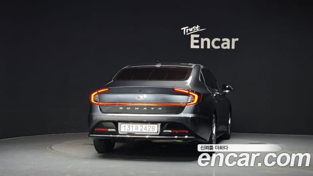 Hyundai Sonata 2022 — ფოტო 4/20
