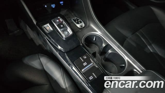 Hyundai Sonata 2022 — ფოტო 9/20