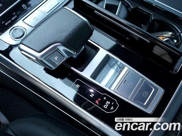 Audi Q7 2021 — ფოტო 9/20