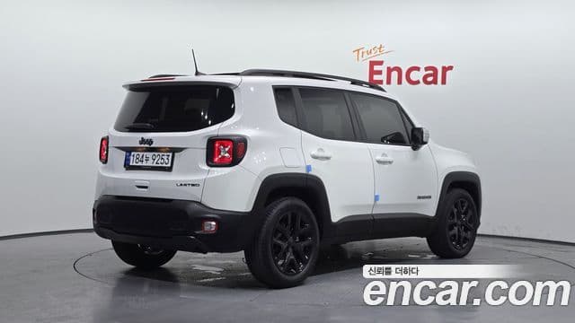Jeep Renegade 2022 — ფოტო 2/20