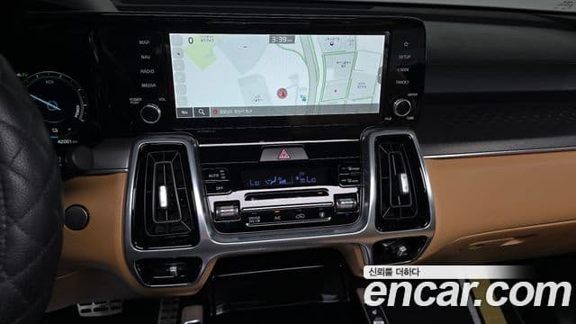 Kia Sorento 2022 — ფოტო 16/20