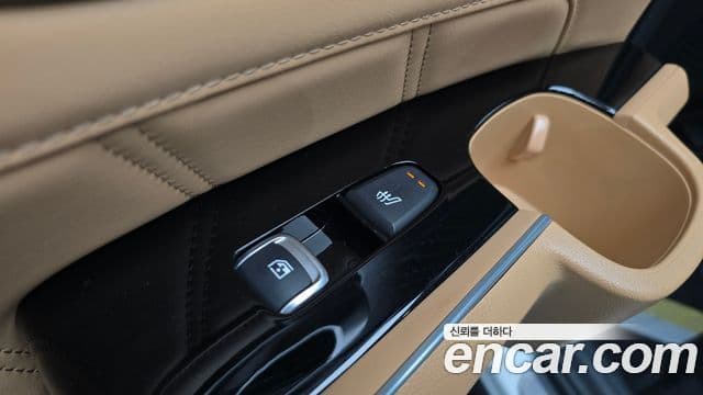 Kia Sorento 2022 — ფოტო 17/20