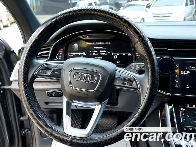 Audi Q7 2021 — Şəkil 7/20