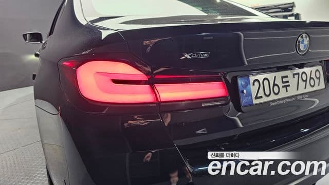 BMW 5 Series 2023 — Photo 8/31