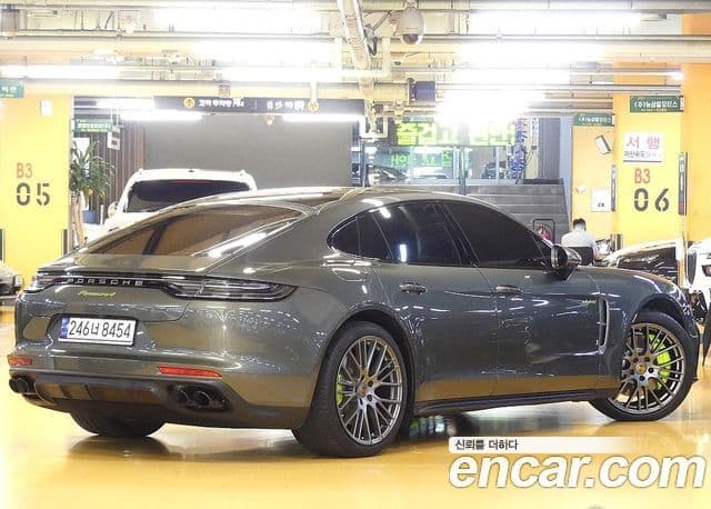 Porsche Panamera 2022 — Photo 14/20