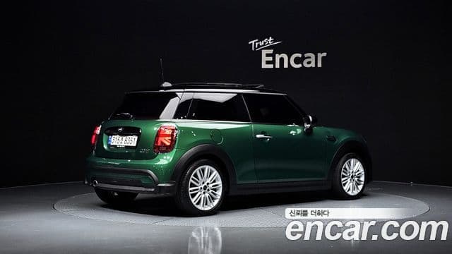 Mini Cooper 2021 — ფოტო 2/20