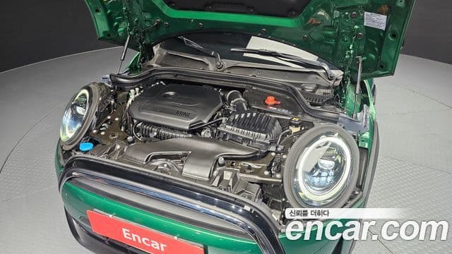 Mini Cooper 2021 — ფოტო 6/20