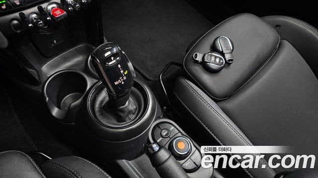 Mini Cooper 2021 — ფოტო 9/20