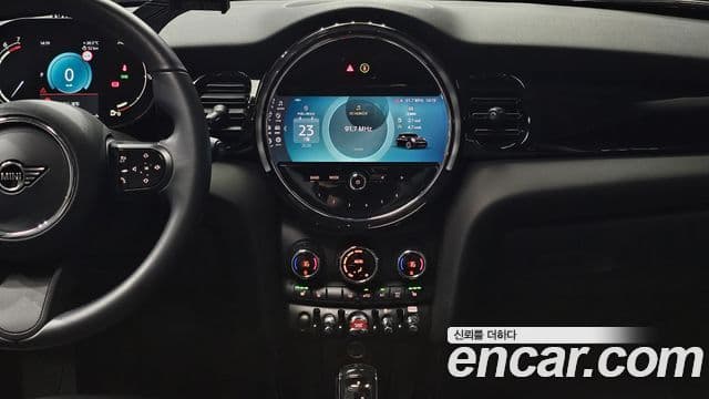 Mini Cooper 2021 — ფოტო 14/20