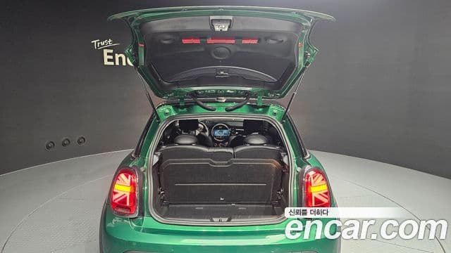 Mini Cooper 2021 — ფოტო 20/20