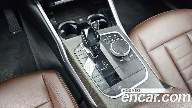 BMW 3 Series 2019 — Фото 9/20