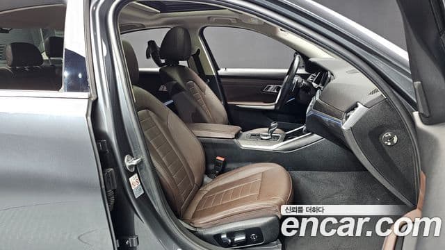 BMW 3 Series 2019 — Фото 11/20