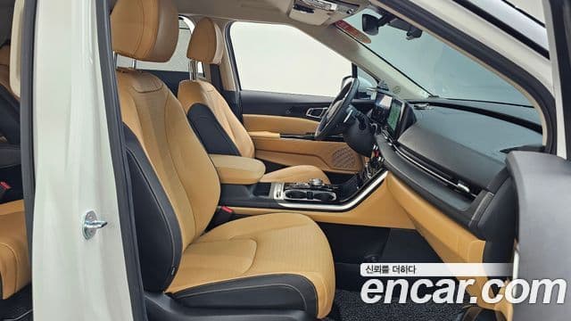 Kia Carnival 2023 — фото 11 из 20