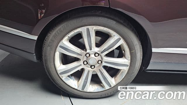 Land Rover Range Rover 2019 — Photo 2/20