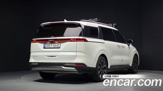 Kia Carnival 2022 — ფოტო 2/20