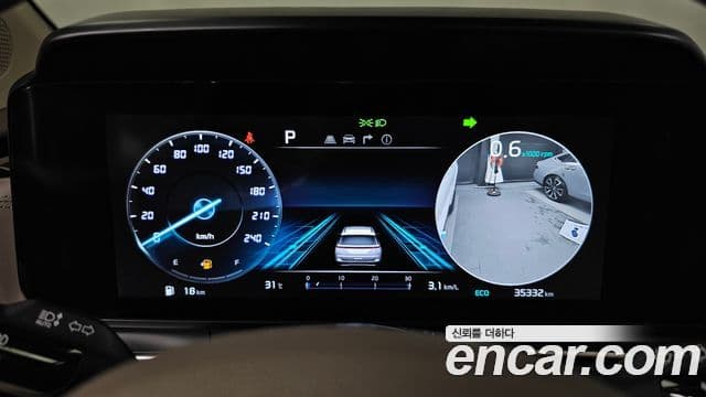 Kia Carnival 2022 — ფოტო 8/20