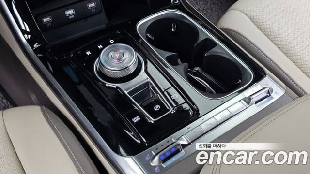 Kia Carnival 2022 — ფოტო 9/20