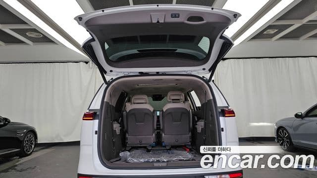 Kia Carnival 2022 — ფოტო 20/20