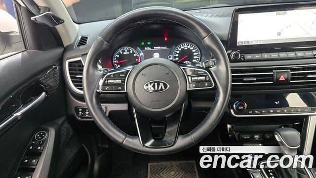 Kia Seltos 2020 — ფოტო 13/20