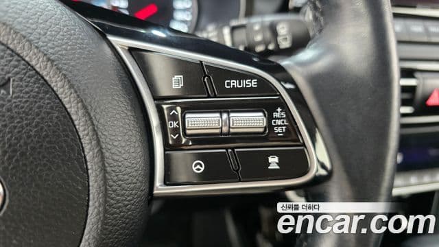 Kia Seltos 2020 — ფოტო 16/20
