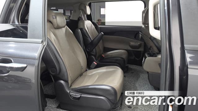 Kia Carnival 2024 — Şəkil 11/20