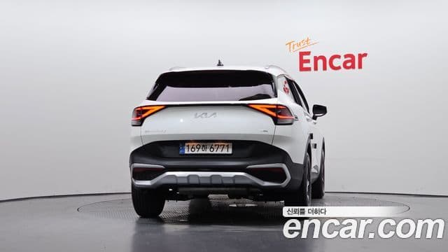 Kia Sportage 2022 — ფოტო 4/20