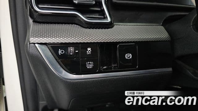 Kia Sportage 2022 — ფოტო 16/20