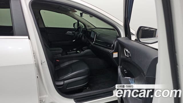 Kia Sportage 2022 — ფოტო 18/20