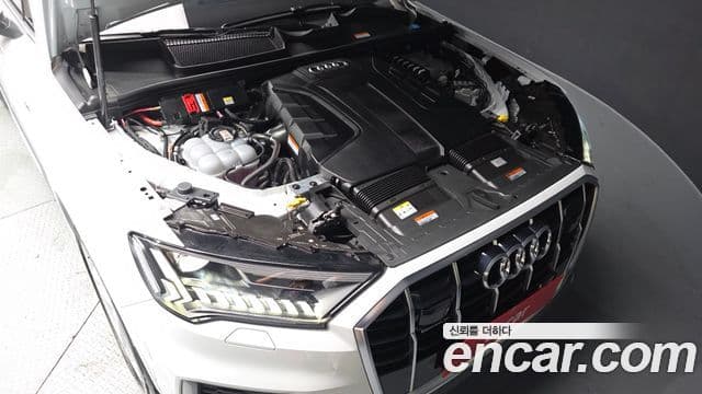 Audi Q7 2023 — Photo 8/20