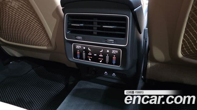 Audi Q7 2023 — Photo 10/20