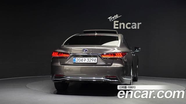 Lexus LS500h 2018 — ფოტო 4/20