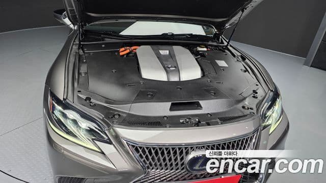Lexus LS500h 2018 — ფოტო 6/20