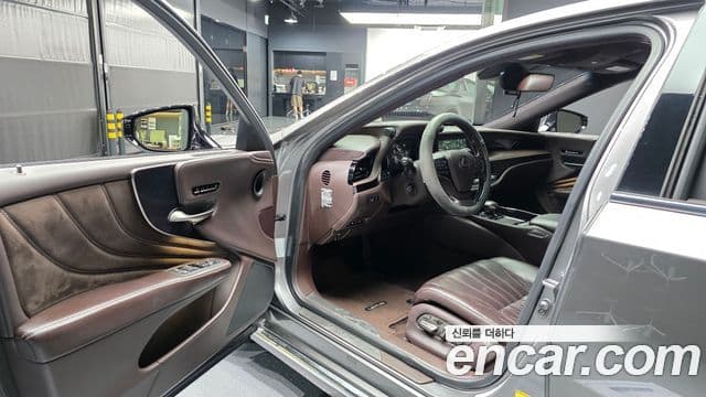Lexus LS500h 2018 — ფოტო 10/20