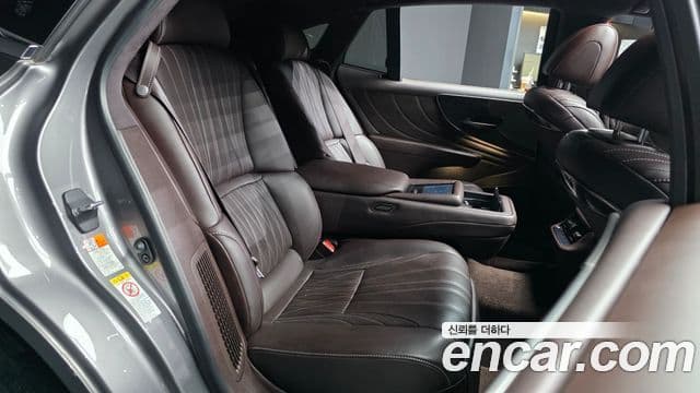 Lexus LS500h 2018 — ფოტო 12/20