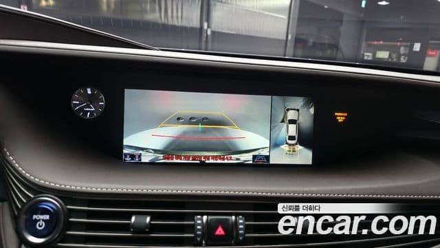 Lexus LS500h 2018 — ფოტო 15/20
