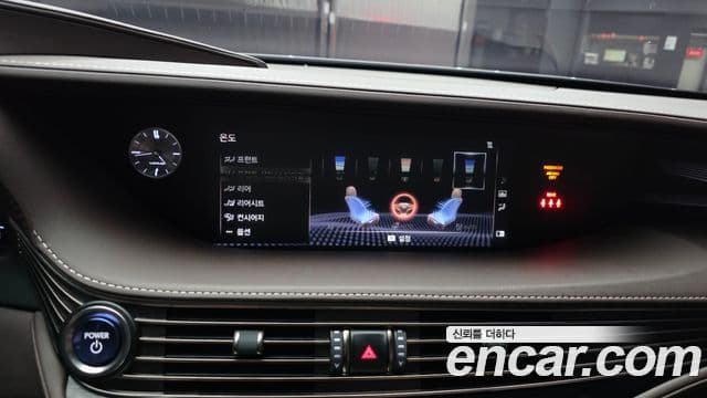 Lexus LS500h 2018 — ფოტო 17/20