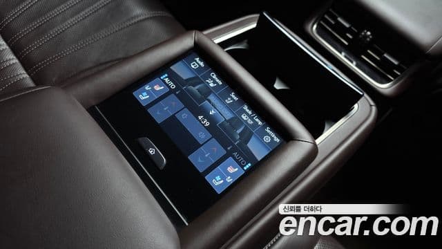 Lexus LS500h 2018 — ფოტო 18/20