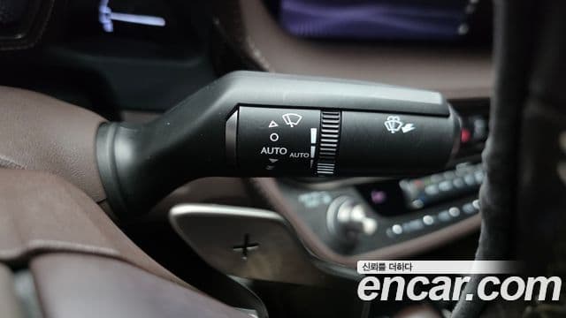 Lexus LS500h 2018 — Photo 29/35