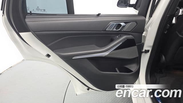 BMW X5 2025 — Photo 11/34