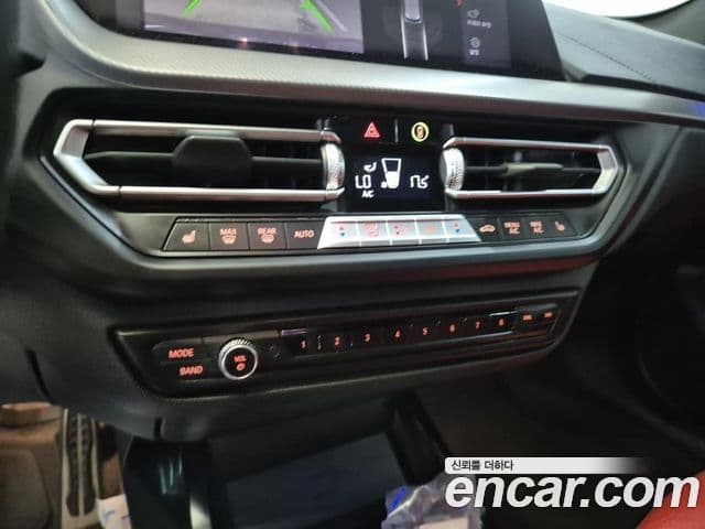 BMW 1 Series 2022 — Şəkil 16/20