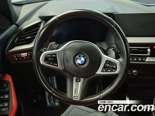 BMW 1 Series 2022 — Şəkil 19/20