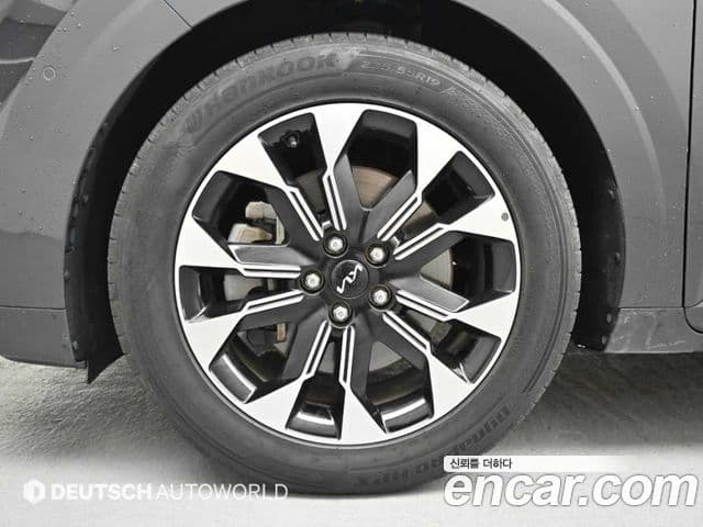 Kia Carnival 2022 — ფოტო 4/20
