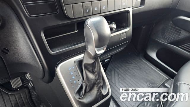 Hyundai Staria 2021 — фото 9 из 20