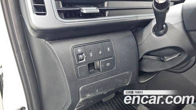 Hyundai Staria 2021 — Фото 15/20