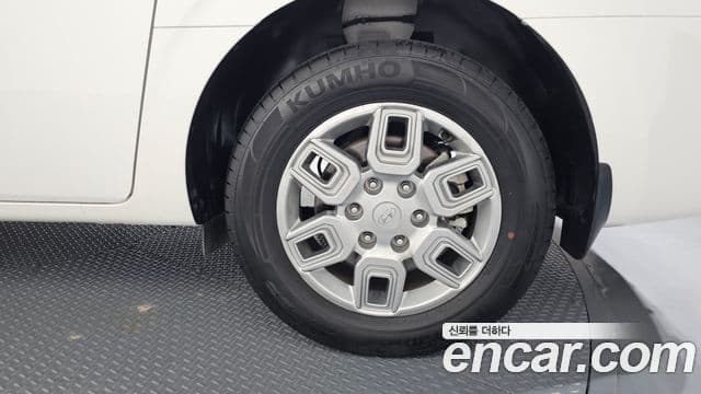 Hyundai Staria 2021 — ფოტო 5/33