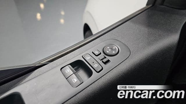 Hyundai Staria 2021 — ფოტო 29/33