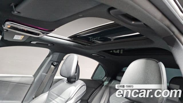Mercedes-Benz C-Class 2022 — Photo 4/31