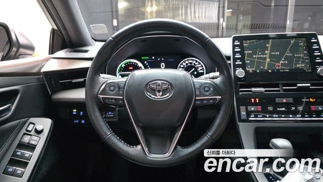 Toyota Avalon 2019 — ფოტო 13/20